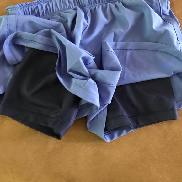 Nike dri-fit bundle shorts with built in tights - Picture 6 of 8